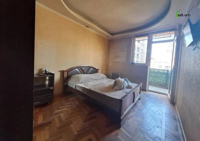 3 սենյականոց բնակարան Ամիրյան փողոցում, 94 ք.մ., նախավերջին հարկ, կոսմետիկ վերանորոգում