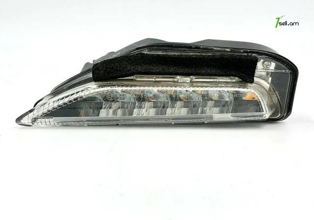 Infiniti Q50 առջևի ձախ թարթիչ