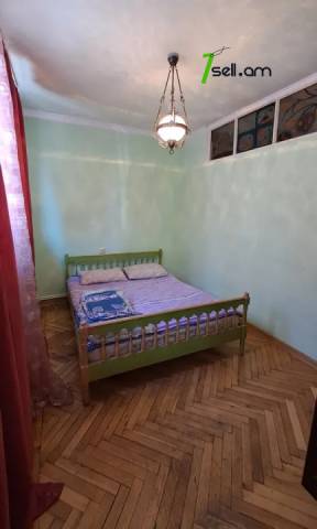 3 սենյականոց բնակարան Սարյանի փողոցում, 74 քմ, 1/8 հարկ, քարե շենք