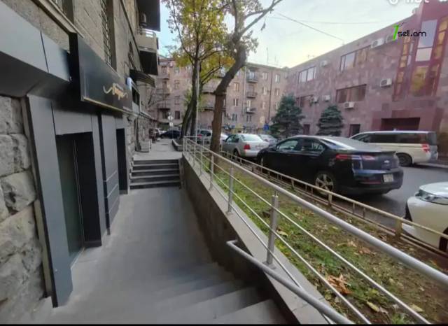 Բազմաֆունկցիոնալ գույք Բայրոնի փողոցում կենտրոնում, 190 ք.մ.