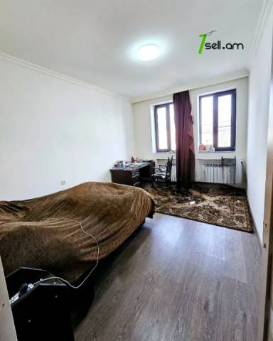 Երկու հարկանի քարե տուն Նոր-Արեշի 46 փողոցում Էրեբունիում, 172 քմ, 2 սանհանգույց