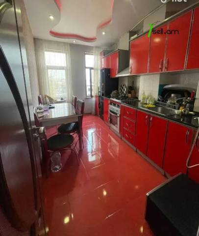 3 սենյականոց բնակարան նորակառույց շենքում Մելքումովի փողոցում, 93 ք.մ., նախավերջին հարկ