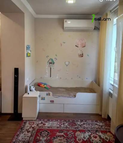 2 սենյականոց բնակարան Մամիկոնյանց փողոցում, 85 քմ, 2/4 հարկ, եվրովերանորոգված, քարե շենք