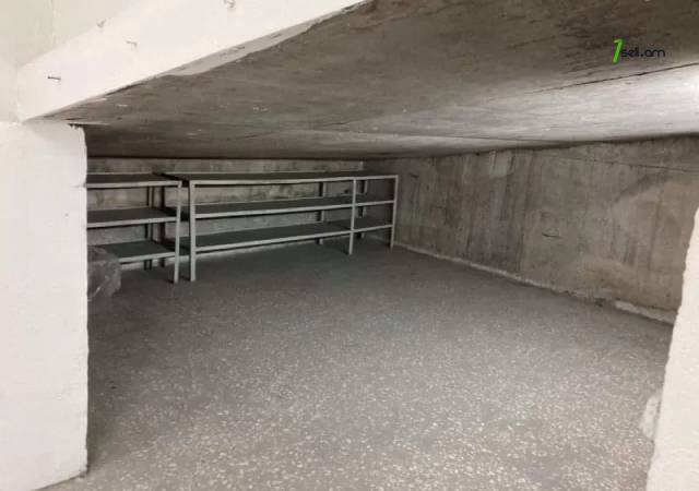 3 սենյականոց բնակարան նորակառույց շենքում Քեռու փողոցում, 118 ք.մ., 2 սանհանգույց, բարձր առաստաղներ