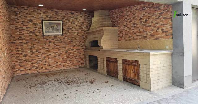 Երկու հարկանի քարե տուն Նոր Արեշի 7-րդ փողոցում Էրեբունիում, 520 քմ, 3+ սանհանգույց