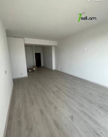 3 սենյականոց բնակարան նորակառույց շենքում Արամ Խաչատրյան փողոցում, 93 ք.մ., բարձր առաստաղներ