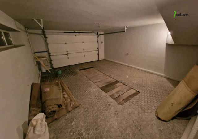 Երկու հարկանի քարե տուն Դավիթ Բեկի փողոցում Էրեբունիում, 650 քմ, 3+ սանհանգույց, եվրովերանորոգված