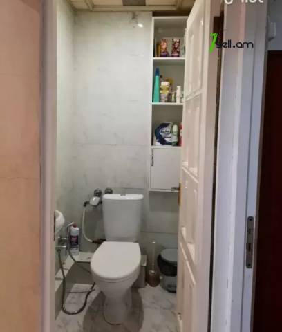 4 սենյականոց բնակարան Քանաքեռ Զեյթունում, 104 ք.մ., բարձր առաստաղներ, 3/5 հարկ, մասնակի վերանորոգում