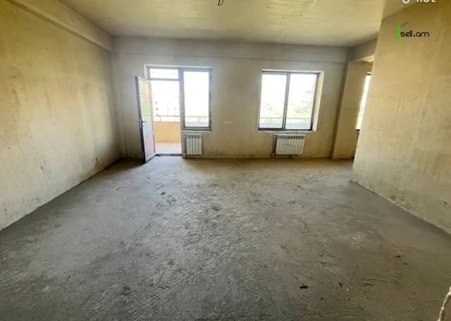 3 սենյականոց բնակարան նորակառույց շենքում Սերո Խանզադյան փողոցում, 113 քմ, 7/9 հարկ, 2 սանհանգույց