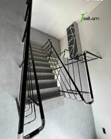 Բազմաֆունկցիոնալ գույք Մելքումովի փողոցում Դավթաշենում, 400 քմ