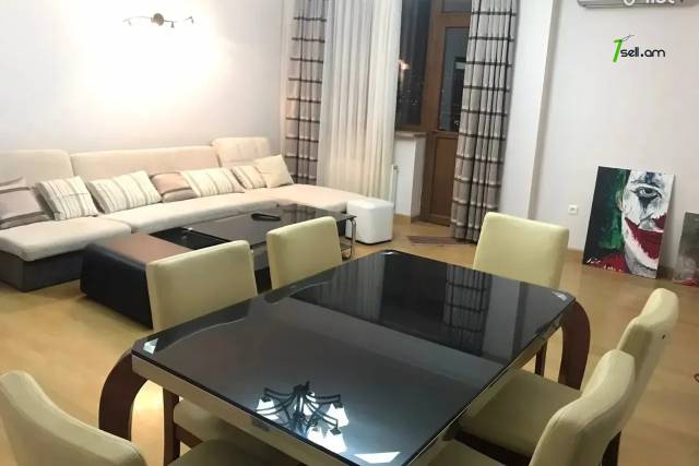 2 սենյականոց բնակարան նորակառույց շենքում Վիկտոր Համբարձումյանի փողոցում, 90 ք.մ., 2 սանհանգույց