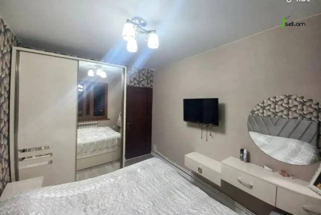 4 սենյականոց բնակարան Լեփսիուսի փողոցում, 90 ք.մ., նախավերջին հարկ, եվրովերանորոգված