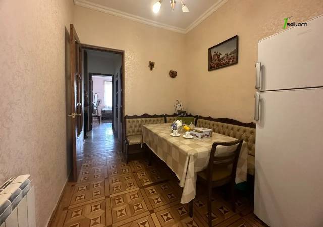 2 սենյականոց բնակարան Վարդանանց փողոցում, 62 ք.մ., բարձր առաստաղներ, 3/5 հարկ, կապիտալ վերանորոգված