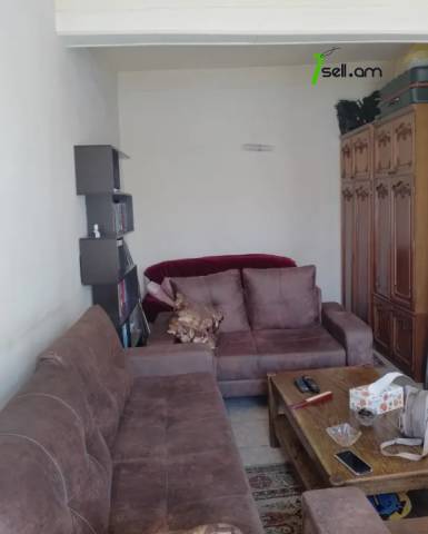 1 սենյականոց բնակարան Թումանյան փողոցում, 50 ք.մ., կապիտալ վերանորոգված, քարե շենք