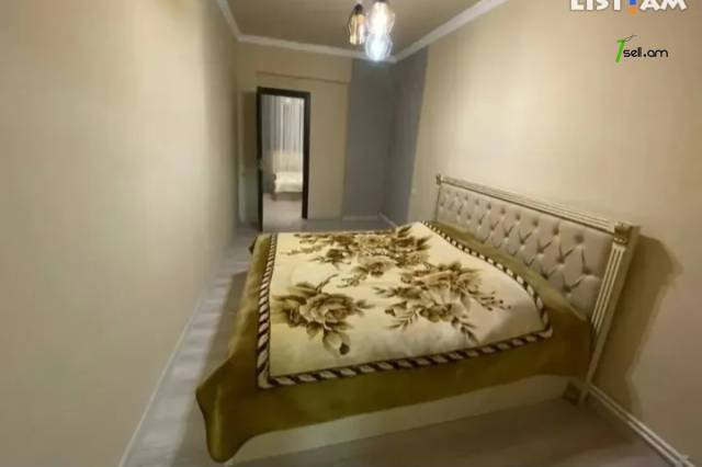 3 սենյականոց բնակարան Ազատության պողոտայում, 56 ք.մ., 3/5 հարկ, կապիտալ վերանորոգված, քարե շենք