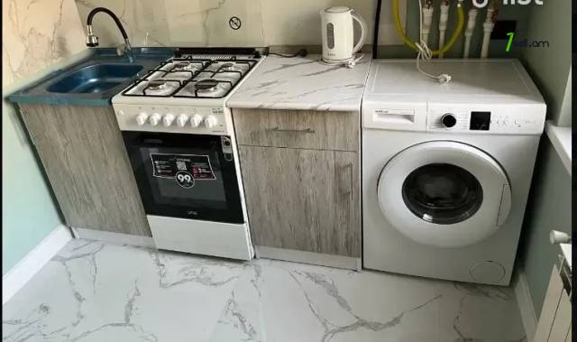 2 սենյականոց բնակարան Ռայնիսի փողոցում, 57 ք.մ., նախավերջին հարկ, կապիտալ վերանորոգված