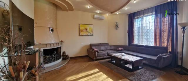 Երկու հարկանի քարե տուն Աջափնյակում, 360 ք.մ., 3+ սանհանգույց, եվրովերանորոգված