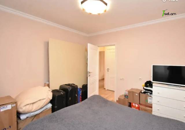 3 սենյականոց բնակարան Խաղաղ Դոնի փողոցում, 73 ք.մ., 3/9 հարկ, եվրովերանորոգված