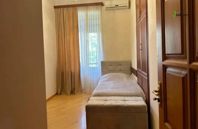 3 սենյականոց բնակարան Տերյան փողոցում, 90 քմ, 5/7 հարկ, դիզայներական ոճով վերանորոգված, քարե շենք