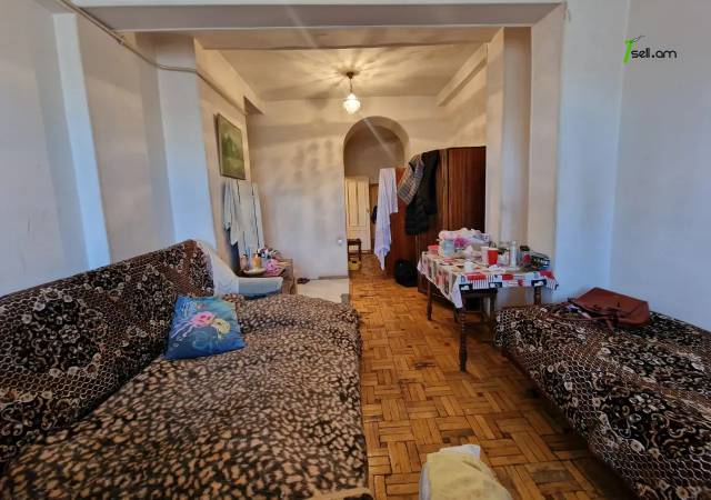 1 սենյականոց բնակարան Մեսրոպ Մաշտոցի պողոտայում, 31 ք.մ., քարե շենք