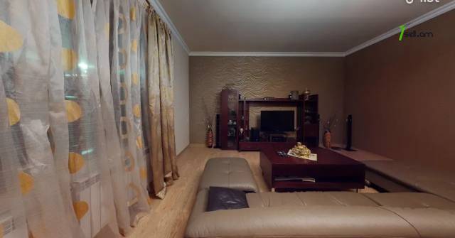 Երեք հարկանի քարե տուն Ջրվեժում, 570 քմ, 2 սանհանգույց, եվրովերանորոգված