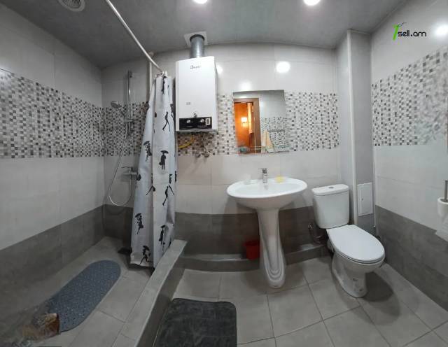 3 սենյականոց բնակարան Գյուլիքեխվյան փողոցում, 77 քմ, կոսմետիկ վերանորոգում, քարե շենք