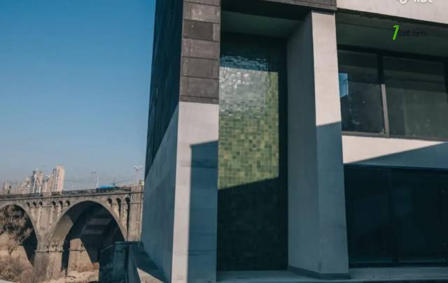 Բազմաֆունկցիոնալ գույք Ոսկերիչների փողոցում կենտրոնում, 150 քմ