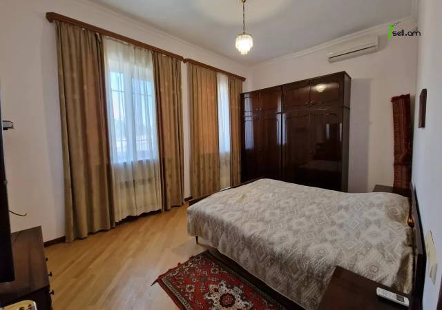 Երկու հարկանի քարե տուն Նուբարաշենի 4-րդ փողոցում Նուբարաշենում, 800 ք.մ., 3+ սանհանգույց