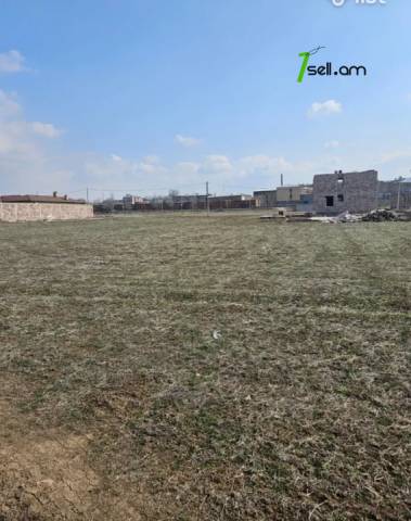 Հողատարածք բնակելի շինությունների համար Եղվարդում, 480 ք.մ.