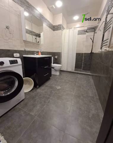 2 սենյականոց բնակարան նորակառույց շենքում Արամի փողոցում, 65 ք.մ., 3/6 հարկ, եվրովերանորոգված
