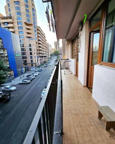 4 սենյականոց բնակարան Ամիրյան փողոցում, 98 քմ, 4/9 հարկ, 2 սանհանգույց, եվրովերանորոգված