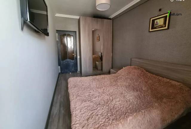 3 սենյականոց բնակարան, Դավթաշեն 4-րդ թաղամաս, 75 քմ, 6/9 հարկ, մի քանի պատշգամբ