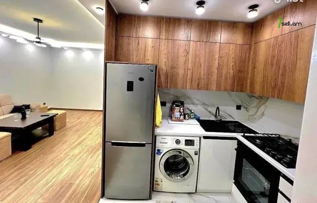 3 սենյականոց բնակարան Արամ Խաչատրյանի փողոցում, 80 քմ, 2/5 հարկ, դիզայներական ոճով վերանորոգված