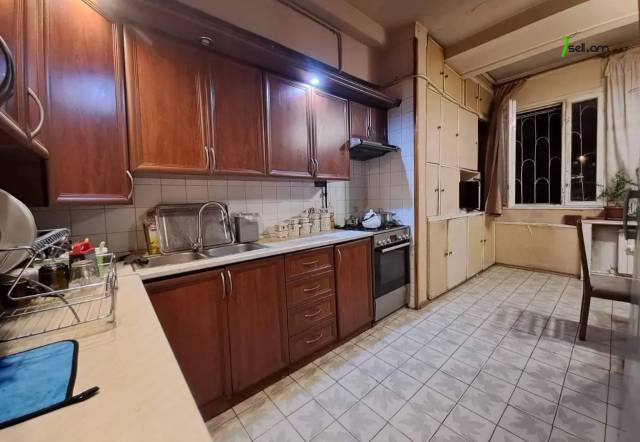 4 սենյականոց բնակարան Դերենիկ Դեմիրճյանի փողոցում, 130 ք.մ., 2 սանհանգույց, բարձր առաստաղներ