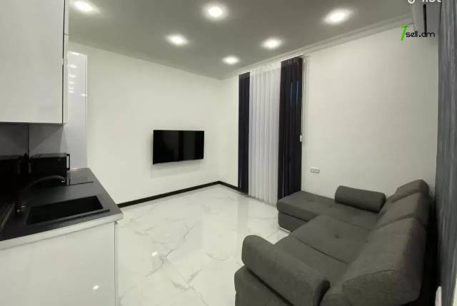 2 սենյականոց բնակարան Մեսրոպ Մաշտոցի պողոտայում, 33 քմ, 2/4 հարկ, բարձր առաստաղներ