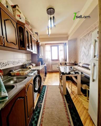 3 սենյականոց բնակարան Էրեբունու փողոցում, 80 ք.մ., 12/14 հարկ, եվրովերանորոգված