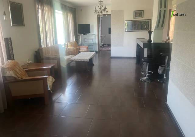 3 սենյականոց բնակարան Մխիթար Հերացի փողոցում, 64 քմ, նախավերջին հարկ, կապիտալ վերանորոգված