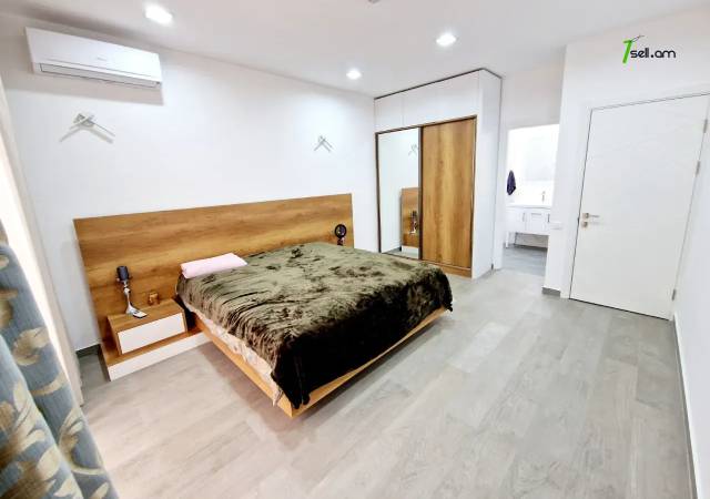 Երկու հարկանի քարե տուն, Վահագնի Թաղամաս Աջափնյակում, 700 ք.մ., 3+ սանհանգույց