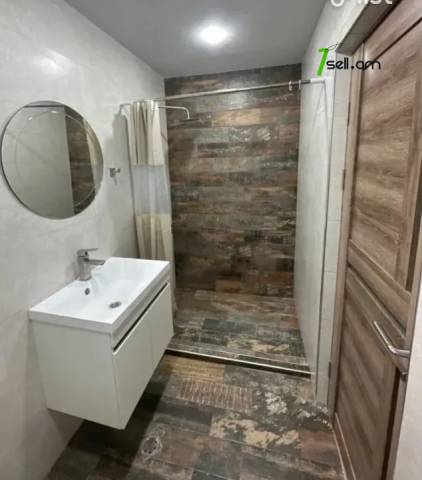 2 սենյականոց բնակարան նորակառույց շենքում Կարապետ Ուլնեցու փողոցում, 63 ք.մ., բարձր առաստաղներ