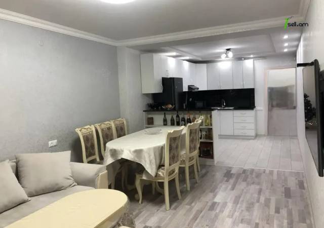 3 սենյականոց բնակարան Կորյունի փողոցում, 90 ք.մ., կապիտալ վերանորոգված, քարե շենք