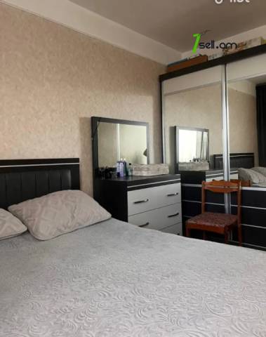 3 սենյականոց բնակարան Հրաչյա Աճառյանի փողոցում, 64 քմ, նախավերջին հարկ, մասնակի վերանորոգում