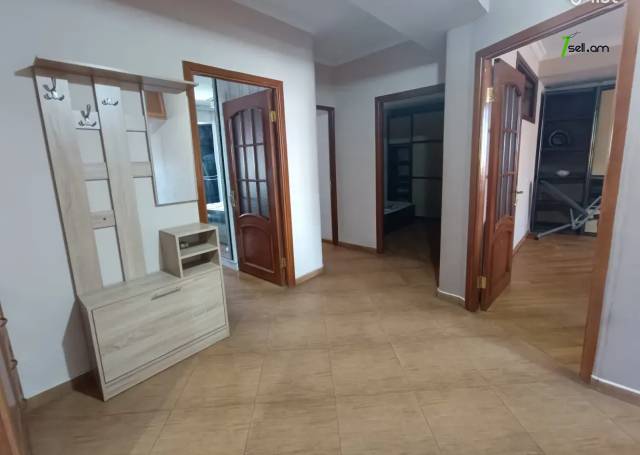 4 սենյականոց բնակարան Պուշկինի փողոցում, 110 քմ, բարձր առաստաղներ, եվրովերանորոգված, քարե շենք