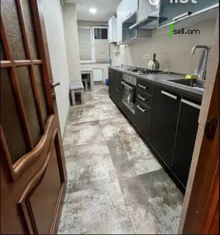 3 սենյականոց բնակարան Կոմիտասի պողոտայում, 72 ք.մ., բարձր առաստաղներ, նախավերջին հարկ