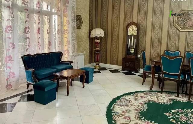 Չորս հարկանի քարե տուն Սիմեոն Երևանցու փողոցում կենտրոնում, 550 քմ, 3+ սանհանգույց