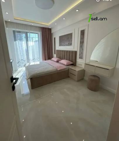 2 սենյականոց բնակարան նորակառույց շենքում Լենինգրադյան փողոցում, 67 ք.մ., 12/14 հարկ