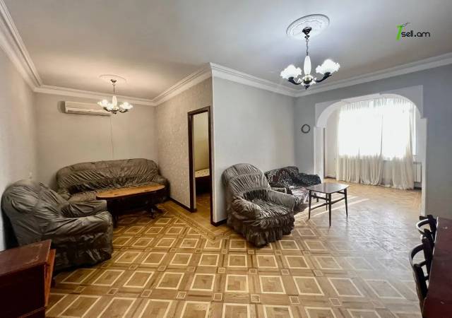 3 սենյականոց բնակարան Մամիկոնյանց փողոցում, 78 ք.մ., 2/5 հարկ, կապիտալ վերանորոգված, քարե շենք