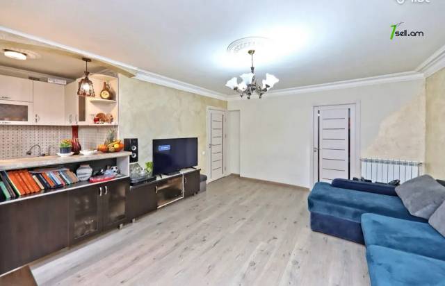 3 սենյականոց բնակարան, Զաքյան փողոցի 1-ին նրբանցք, 78 ք.մ., նախավերջին հարկ, կապիտալ վերանորոգված