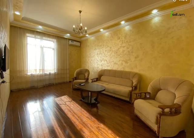 2 սենյականոց բնակարան Կիևյան փողոցում, 65 ք.մ., բարձր առաստաղներ, կապիտալ վերանորոգված, քարե շենք