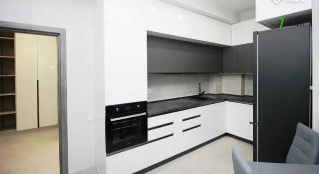 3 սենյականոց բնակարան նորակառույց շենքում Վերին Անտառային փողոցում, 100 քմ, 4/6 հարկ, 2 սանհանգույց