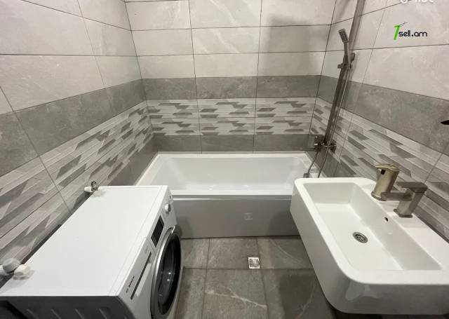 4 սենյականոց բնակարան նորակառույց շենքում Արամ Խաչատրյան փողոցում, 104 քմ, 5/13 հարկ